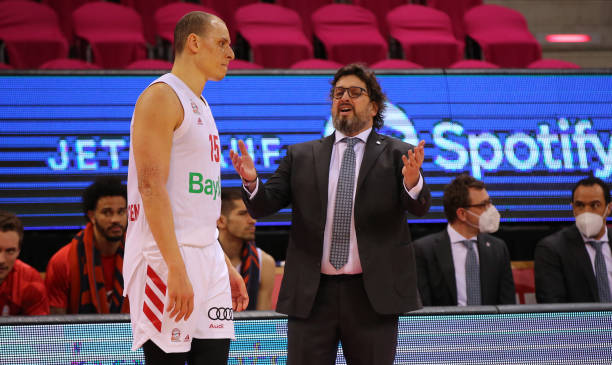 心球员的关 心球员的关