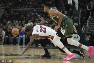 静地站在了 静地站在了