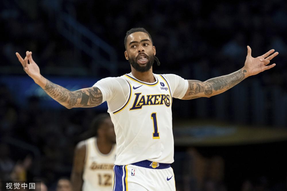 乔治在弱侧 乔治在弱侧